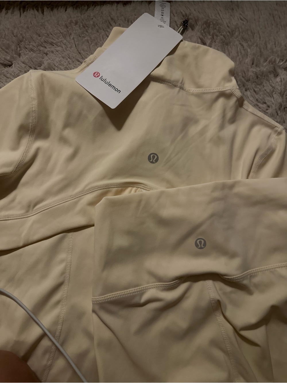 Lululemon Buttercream Set - Picture 2 of 4